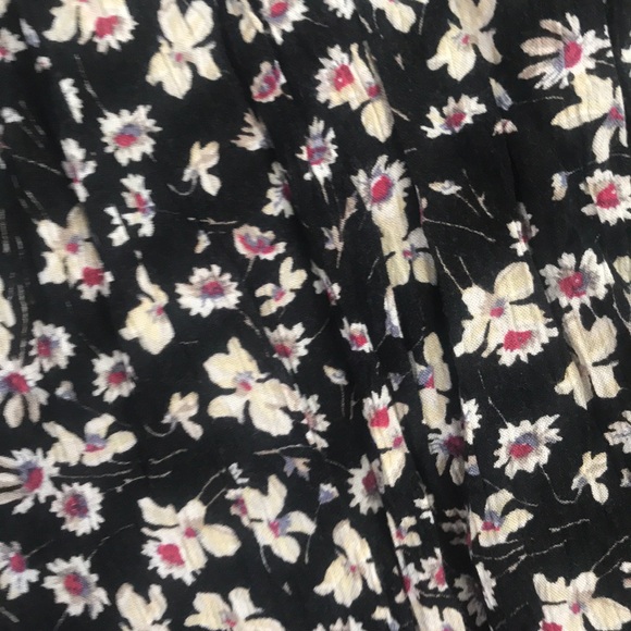 American Eagle Floral Romper - Picture 2 of 6